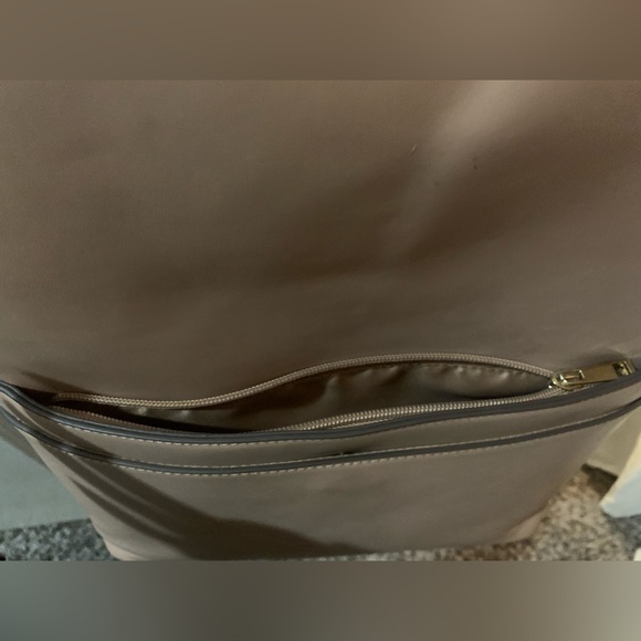 ✨New✨ A New Day Target Zip Top Dome Commuter Bag - Picture 8 of 16